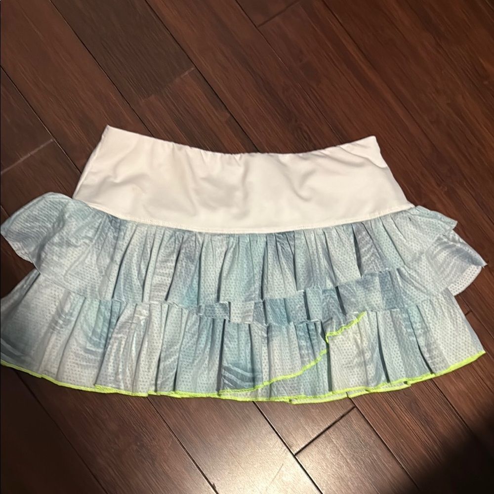 Lucky in Love White and Blue Ruffled Athletic Skirt - Size Medium - Like New